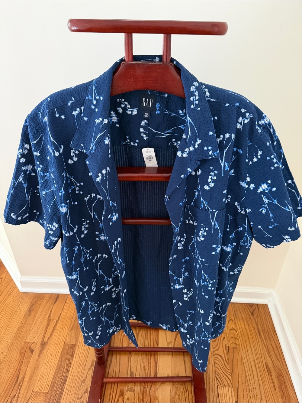 GAP Men's Navy Blue Floral Short-Sleeve Button-Down Shirt